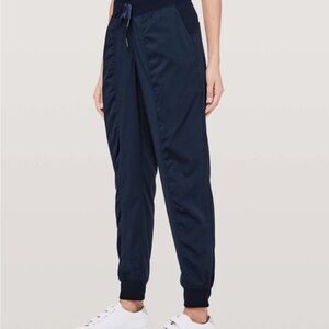 EUC Lululemon Mid Rise Dance Studio Jogger full length size 10